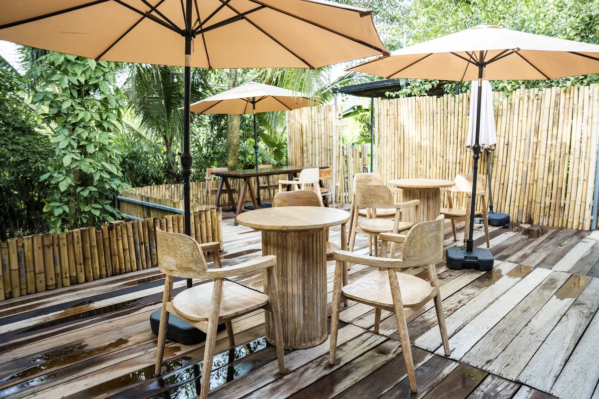 Fresh food and drinks at R1 Café